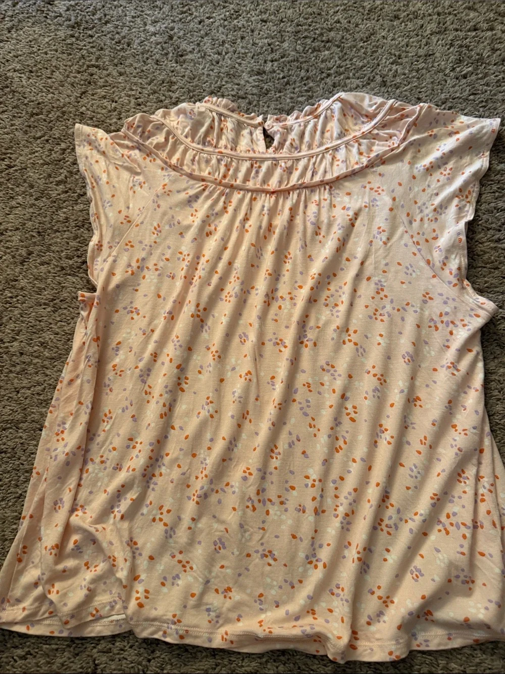 Loft Flutter sleeve top. Size L - Picture 6 of 8
